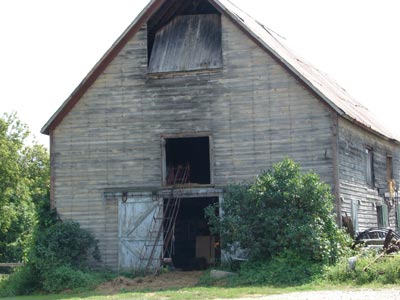 adirondack image old barn